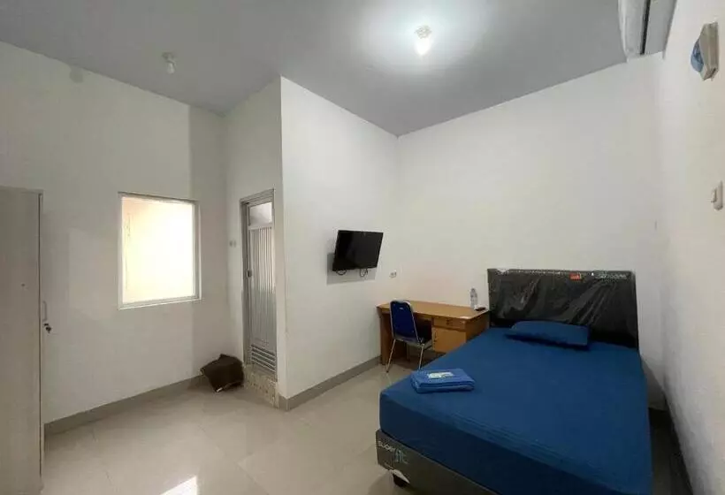 Hotelli Oyo 93297 Penginapan Musafir Syariah