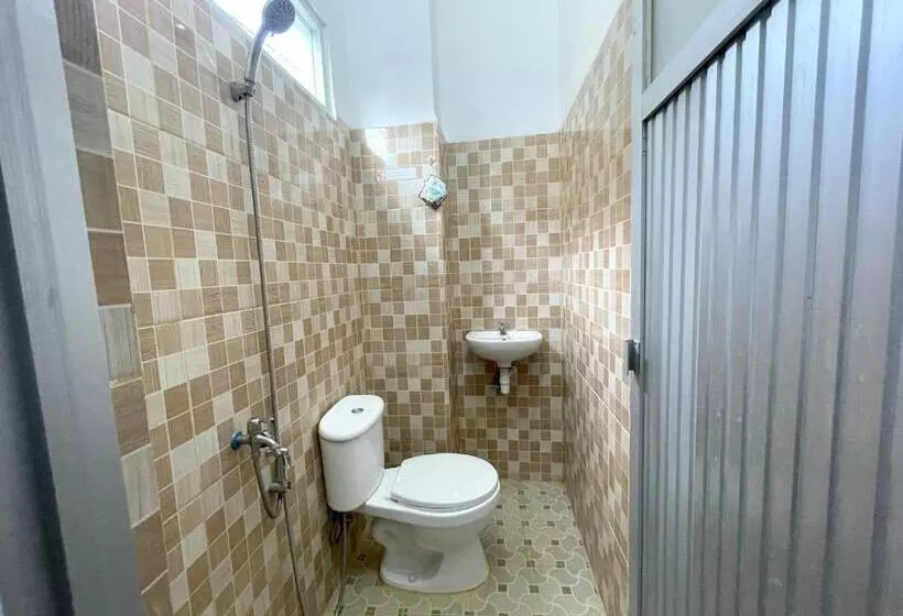 Hotelli Oyo 93297 Penginapan Musafir Syariah