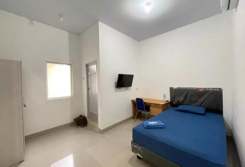 Hotelli Oyo 93297 Penginapan Musafir Syariah