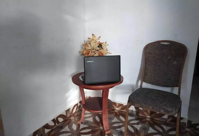 Hotelli Oyo 93306 Homestay Harapan Syariah Bulukumba