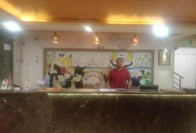 ホテル Ronaldos Old Goa