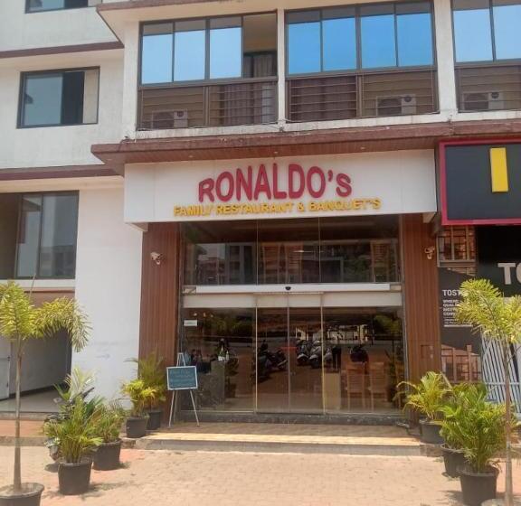ホテル Ronaldos Old Goa