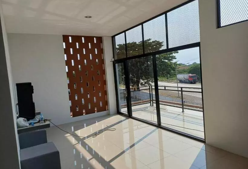 Hotel Salmas Bypass Mojokerto