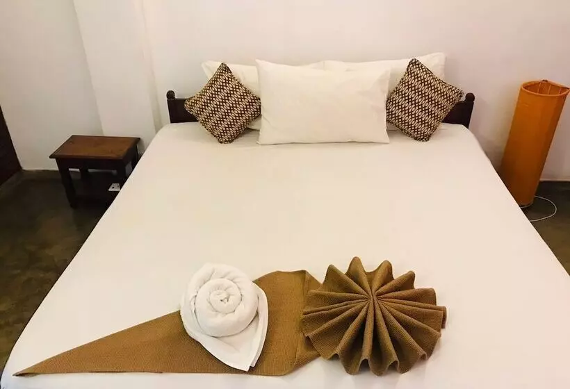 Hotelli Salty Seahorse Mount Lavinia