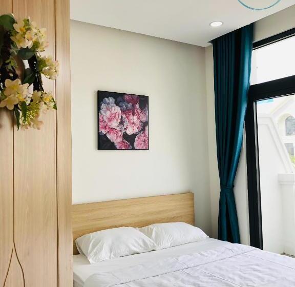 هتل The May Homestay