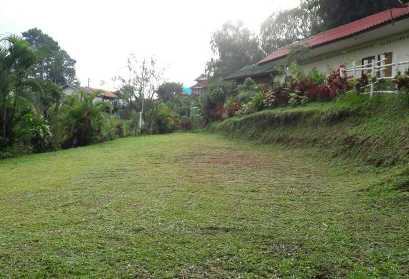 Pension (Hôtel basse catégorie) ทรัพย์ทอง การ์เด้น รีสอร์ท