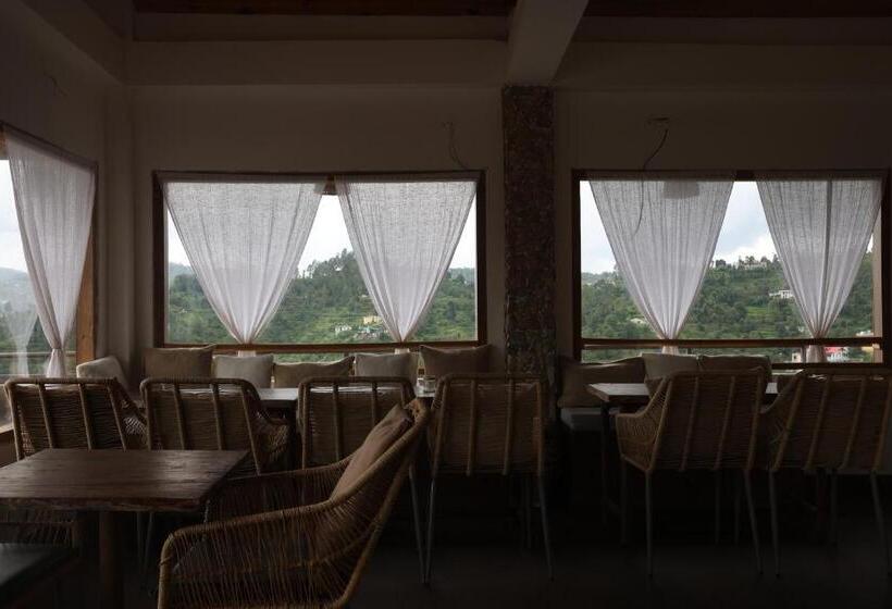 بنسيون Exstacy S Bathtub Rooms & Cafe