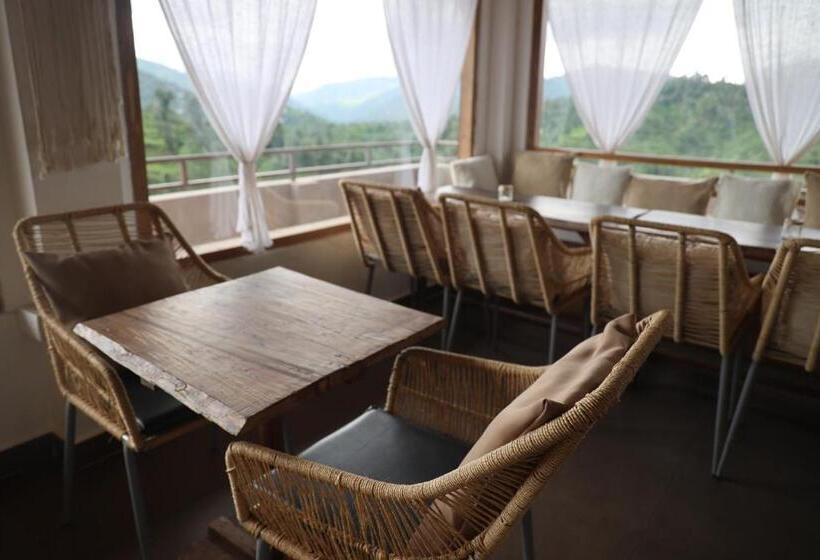 بنسيون Exstacy S Bathtub Rooms & Cafe