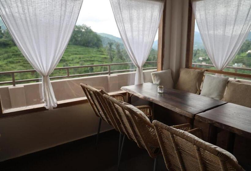 بنسيون Exstacy S Bathtub Rooms & Cafe