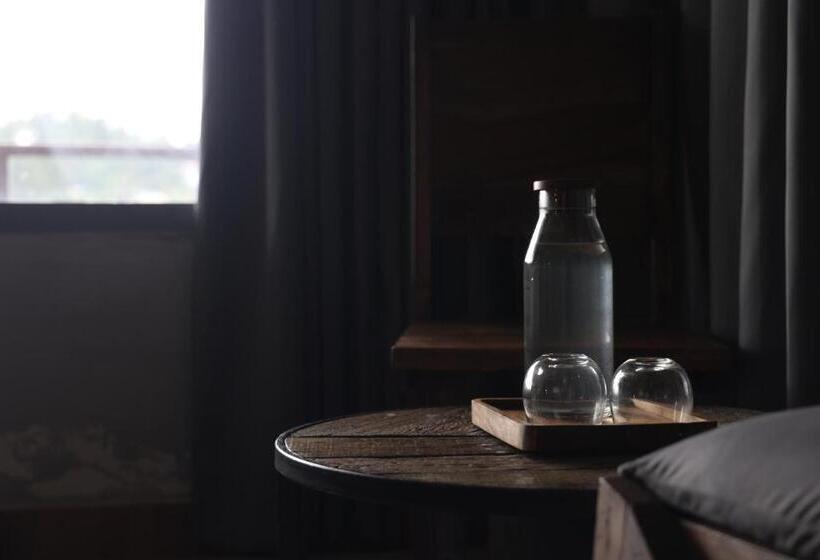 بنسيون Exstacy S Bathtub Rooms & Cafe