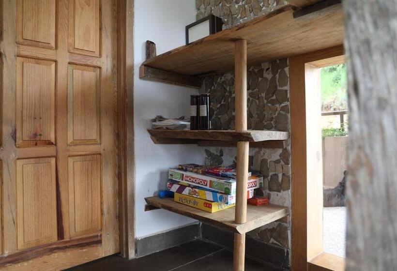 بنسيون Exstacy S Bathtub Rooms & Cafe