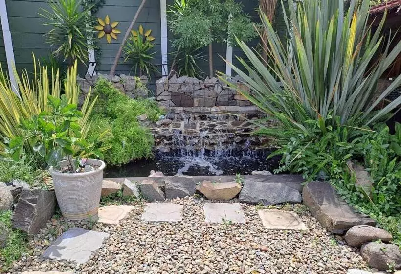 Majatalo Gabbys Cottage Guesthouse