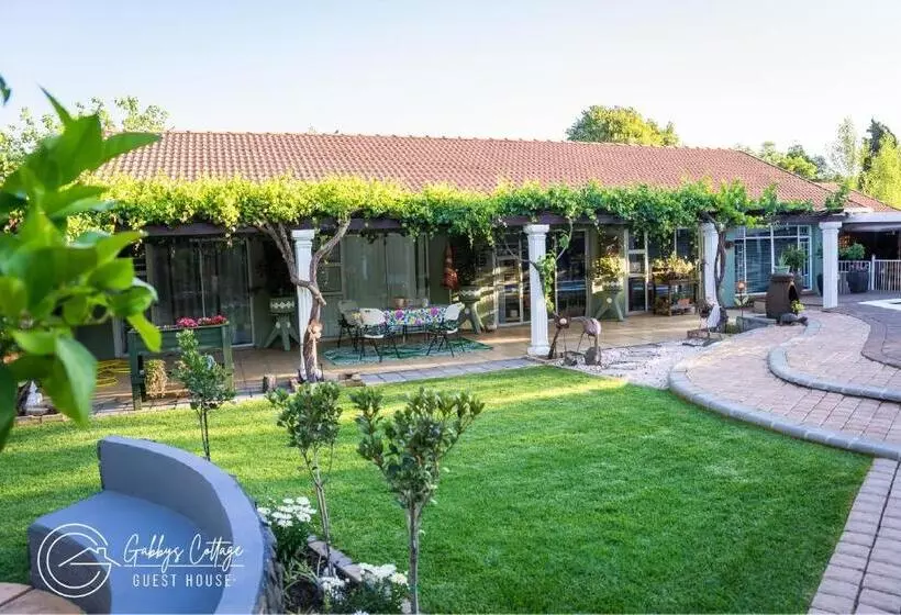 Majatalo Gabbys Cottage Guesthouse