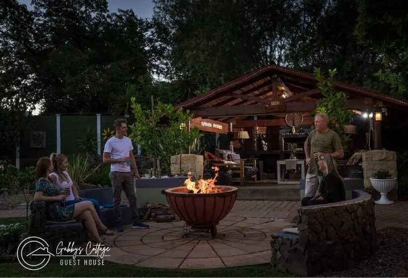 Majatalo Gabbys Cottage Guesthouse