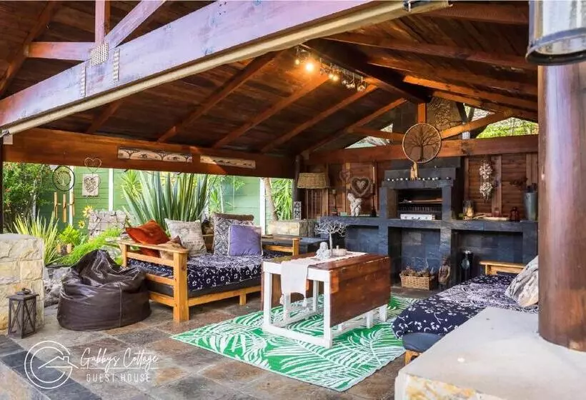 Majatalo Gabbys Cottage Guesthouse