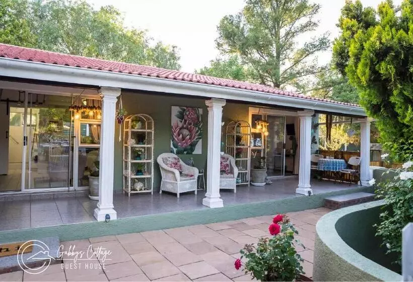 Majatalo Gabbys Cottage Guesthouse