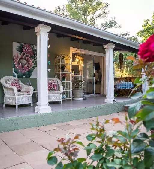 Majatalo Gabbys Cottage Guesthouse