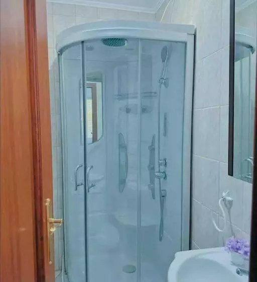 Majatalo Habitacion Privado Con Baño Privado En La Maresía