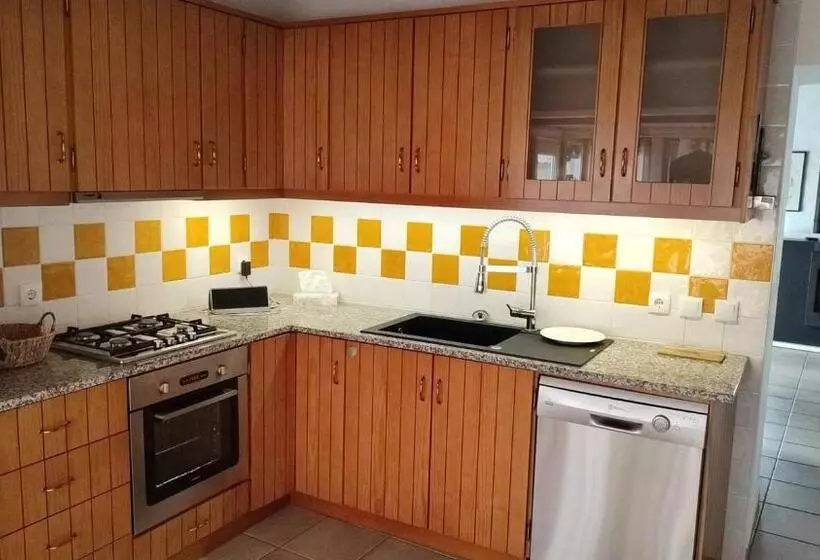 Majatalo Nazaré Wsl Experience 2025