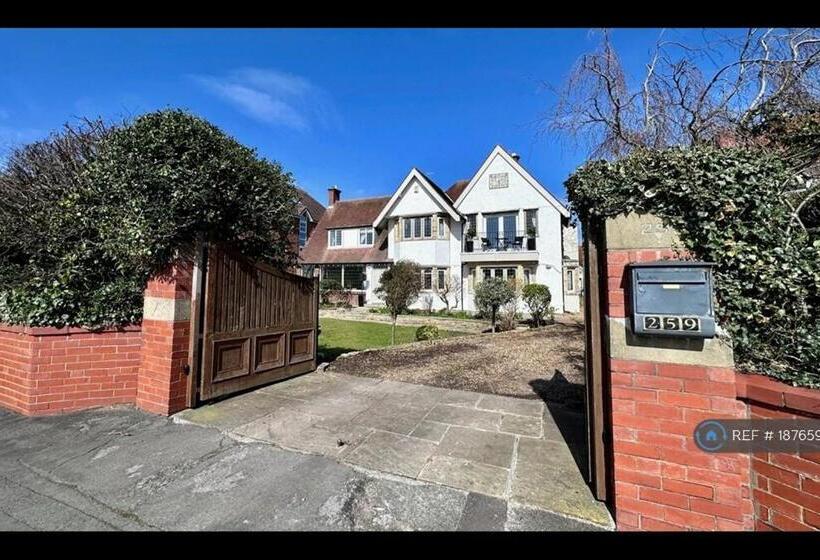 بنسيون White House