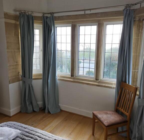 بنسيون White House