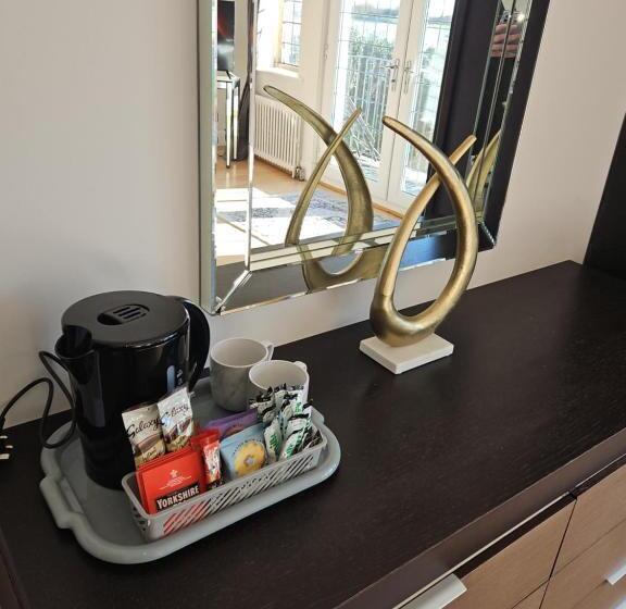 بنسيون White House