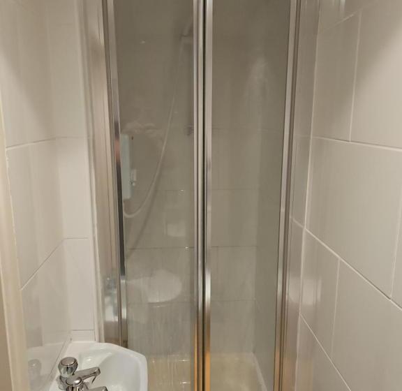 بنسيون White House