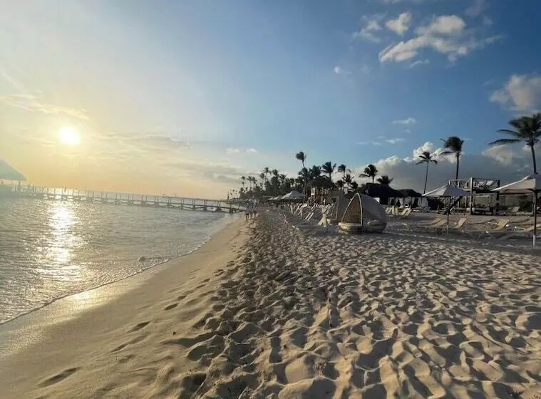 All Seasons Hotel Bayahibe