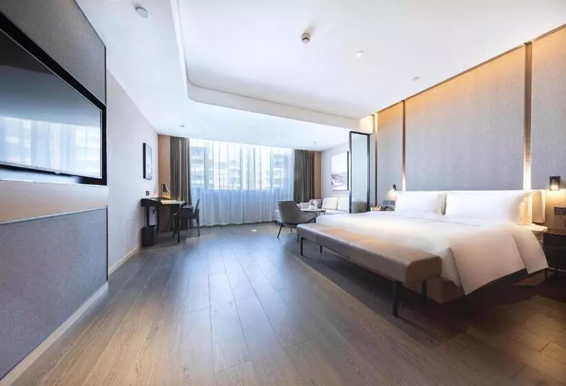 Atour Hotel Zhuhai Jinwan Gaolan Port