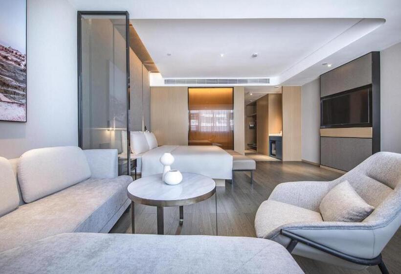 Atour Hotel Zhuhai Jinwan Gaolan Port