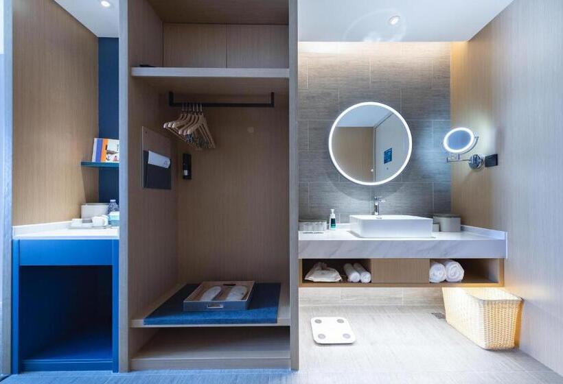 Atour Hotel Zhuhai Jinwan Gaolan Port