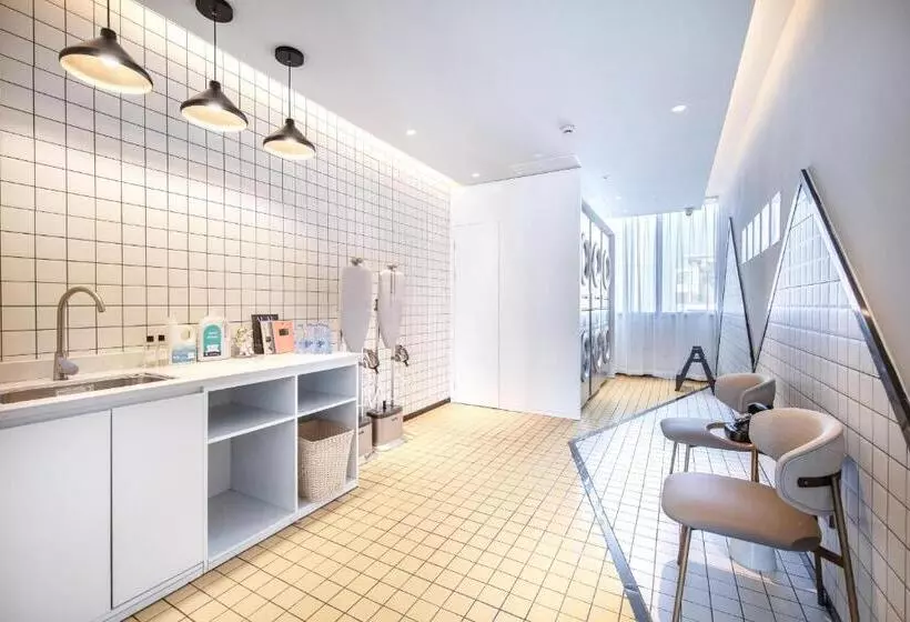 Atour Hotel Zhuhai Jinwan Gaolan Port