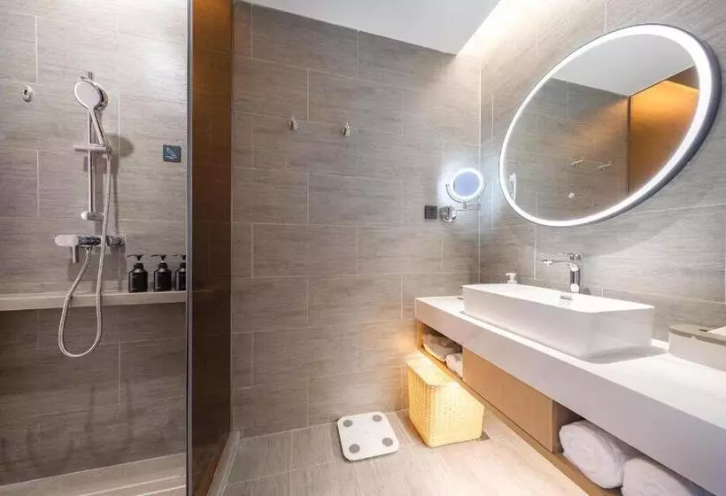 Atour Hotel Zhuhai Jinwan Gaolan Port