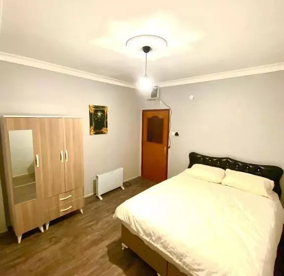 تختخواب و صبحانه Closest Villa