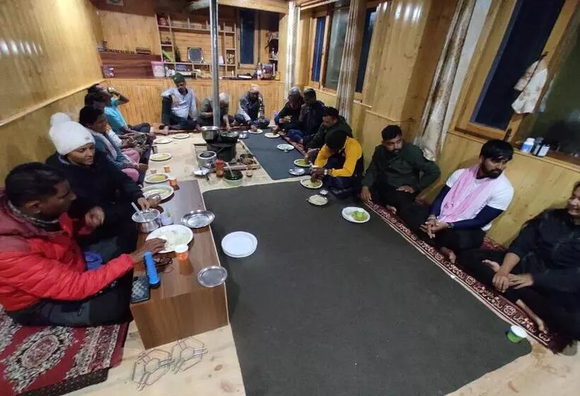 ベッドアンドブレックファースト Satkar Homestay & Camping Service