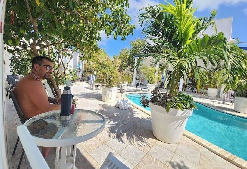 First Day Hotel On Aruba!