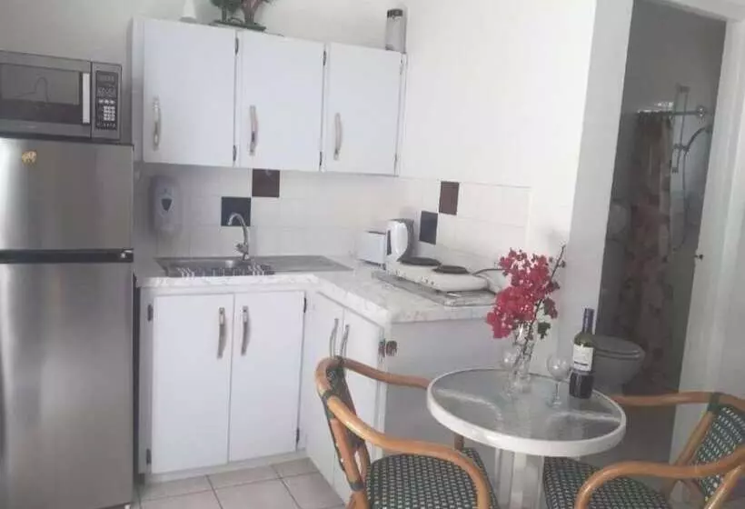 First Day Hotel On Aruba!