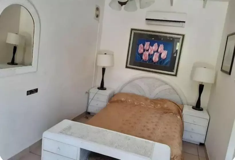 First Day Hotel On Aruba!