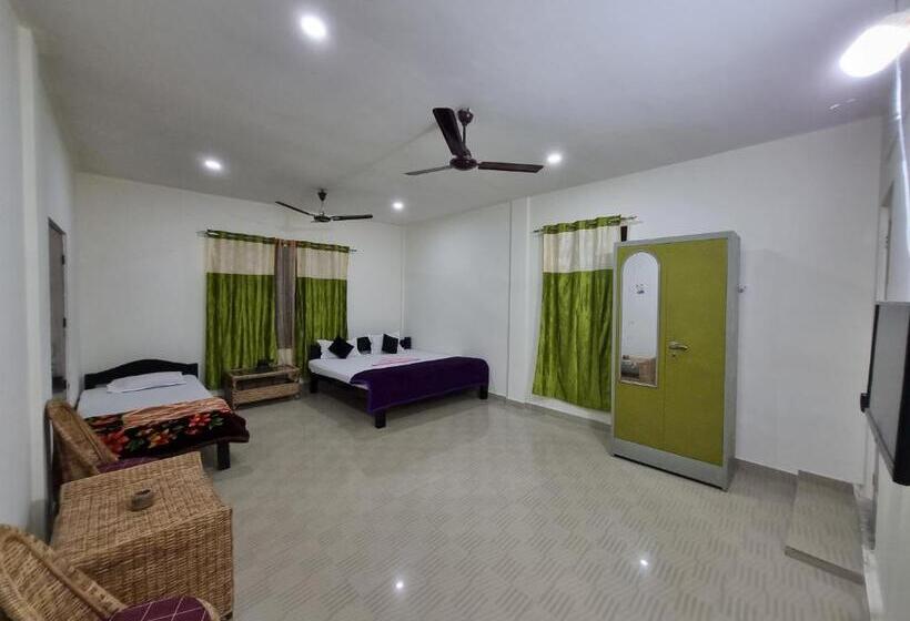 Отель Akashdeep Bhavan Khaziranga National Park