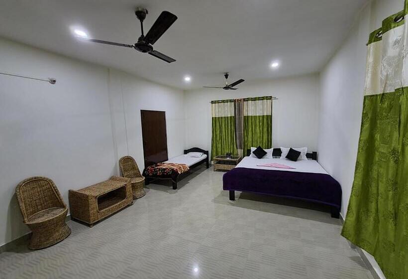 Отель Akashdeep Bhavan Khaziranga National Park