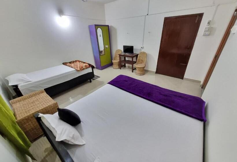 Отель Akashdeep Bhavan Khaziranga National Park