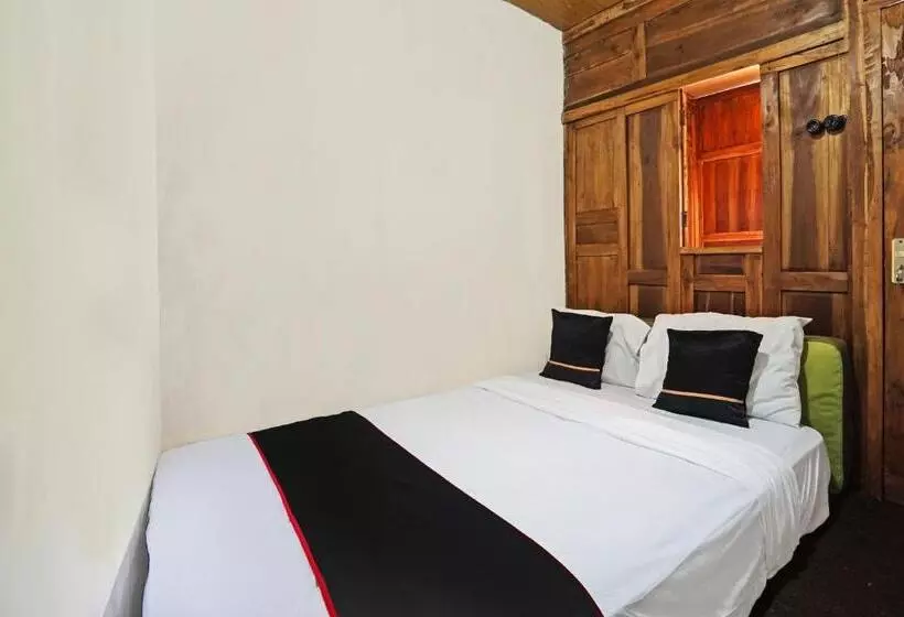 Hotelli Lembah Mbalong Resort Mitra Reddoorz Near Exit Tol Singosari