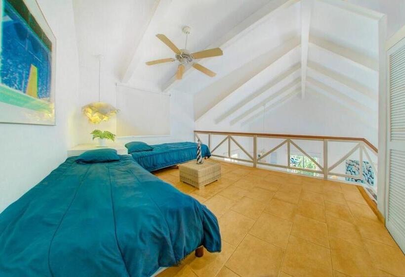 هتل Los Patios Loft Suites