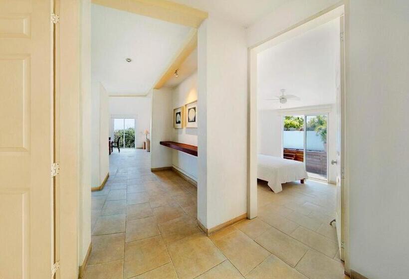 هتل Los Patios Loft Suites