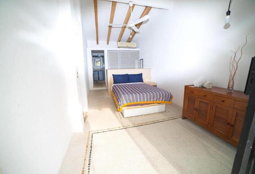 هتل Los Patios Loft Suites