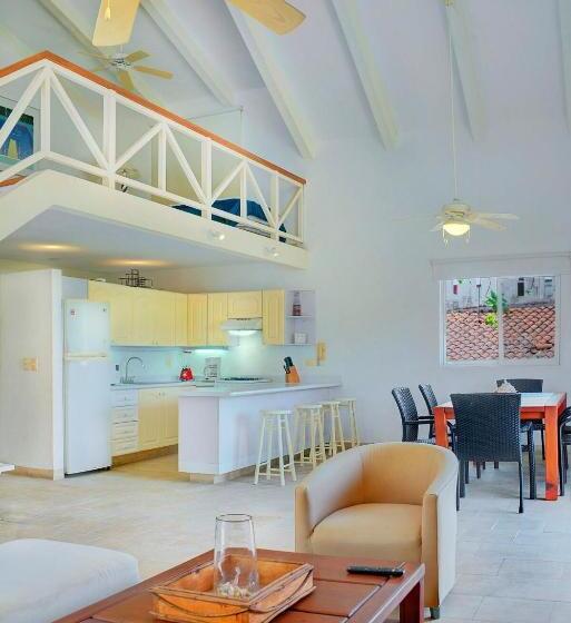 هتل Los Patios Loft Suites