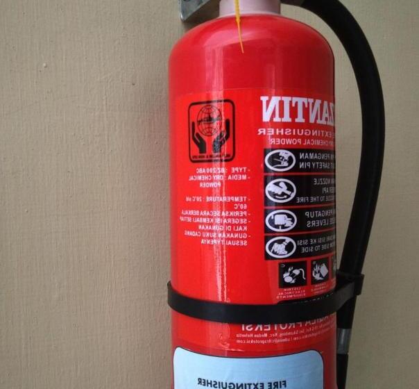 בית מלון כפרי Oyo 93286 Yellow House Syariah