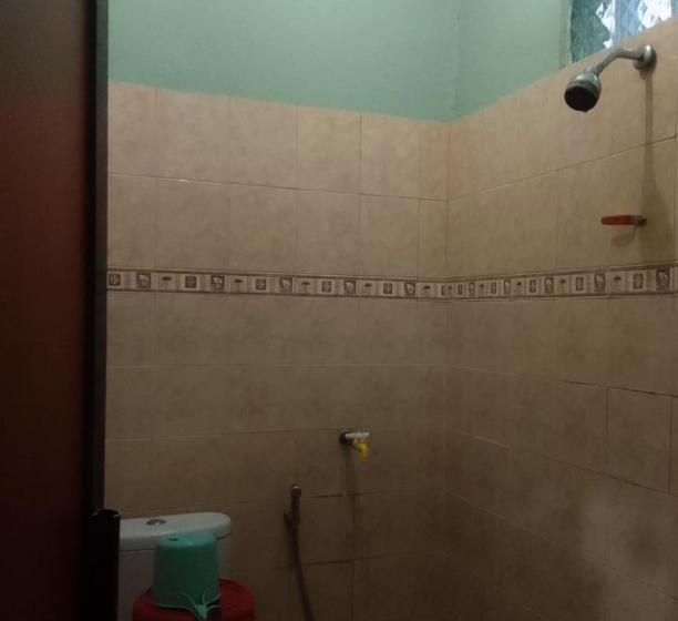 בית מלון כפרי Oyo 93286 Yellow House Syariah