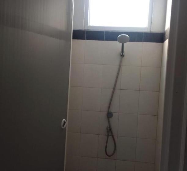 בית מלון כפרי Oyo 93286 Yellow House Syariah