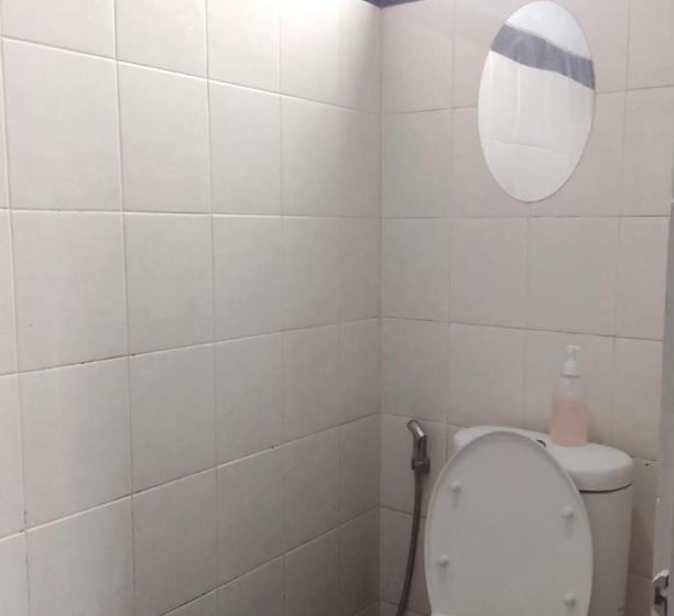 בית מלון כפרי Oyo 93286 Yellow House Syariah